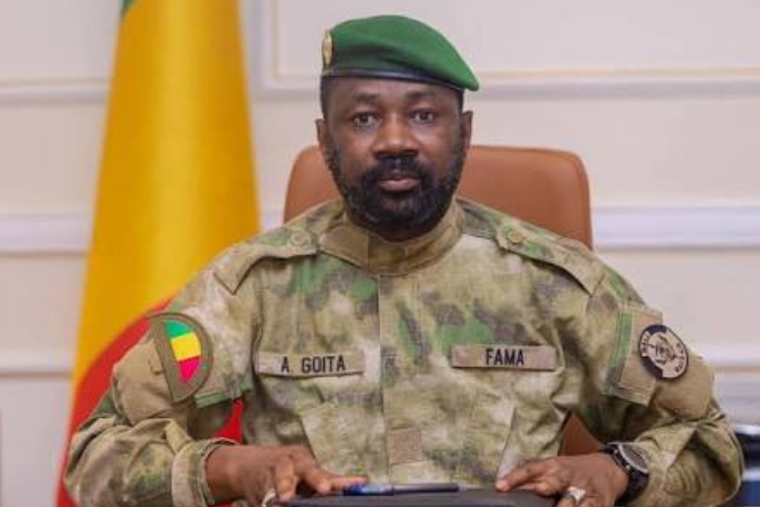 محاولة انقلاب: الرئيس المالي يقيل 11 عسكريا بينهم جنرالان محاولة انقلاب: الرئيس المالي يقيل 11 عسكريا بينهم جنرالان