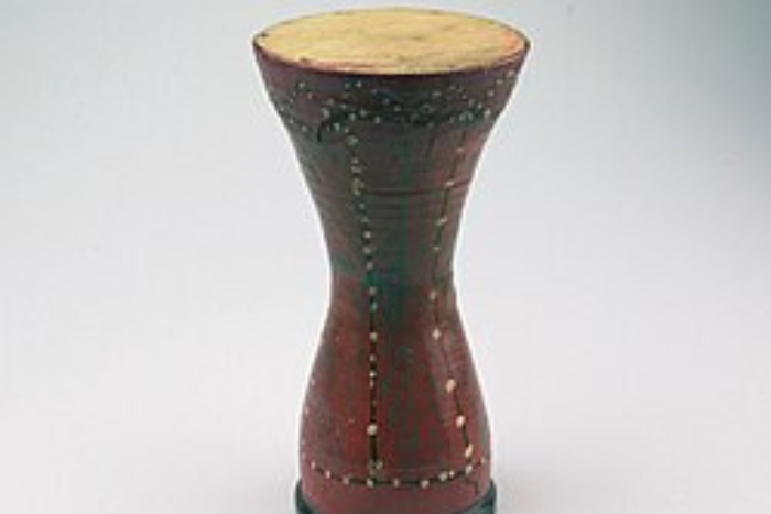 الطعريجة رمز متجذر في احتفالات المغاربة بعاشوراء في الجديدة الطعريجة رمز متجذر في احتفالات المغاربة بعاشوراء في الجديدة