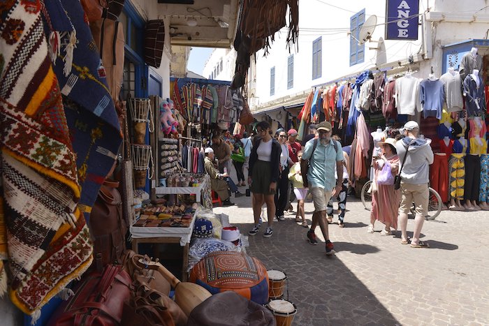 وزارة السياحة تكشف عن استقبال المغرب لنحو 2.7 مليون سائح عند متم فبراير